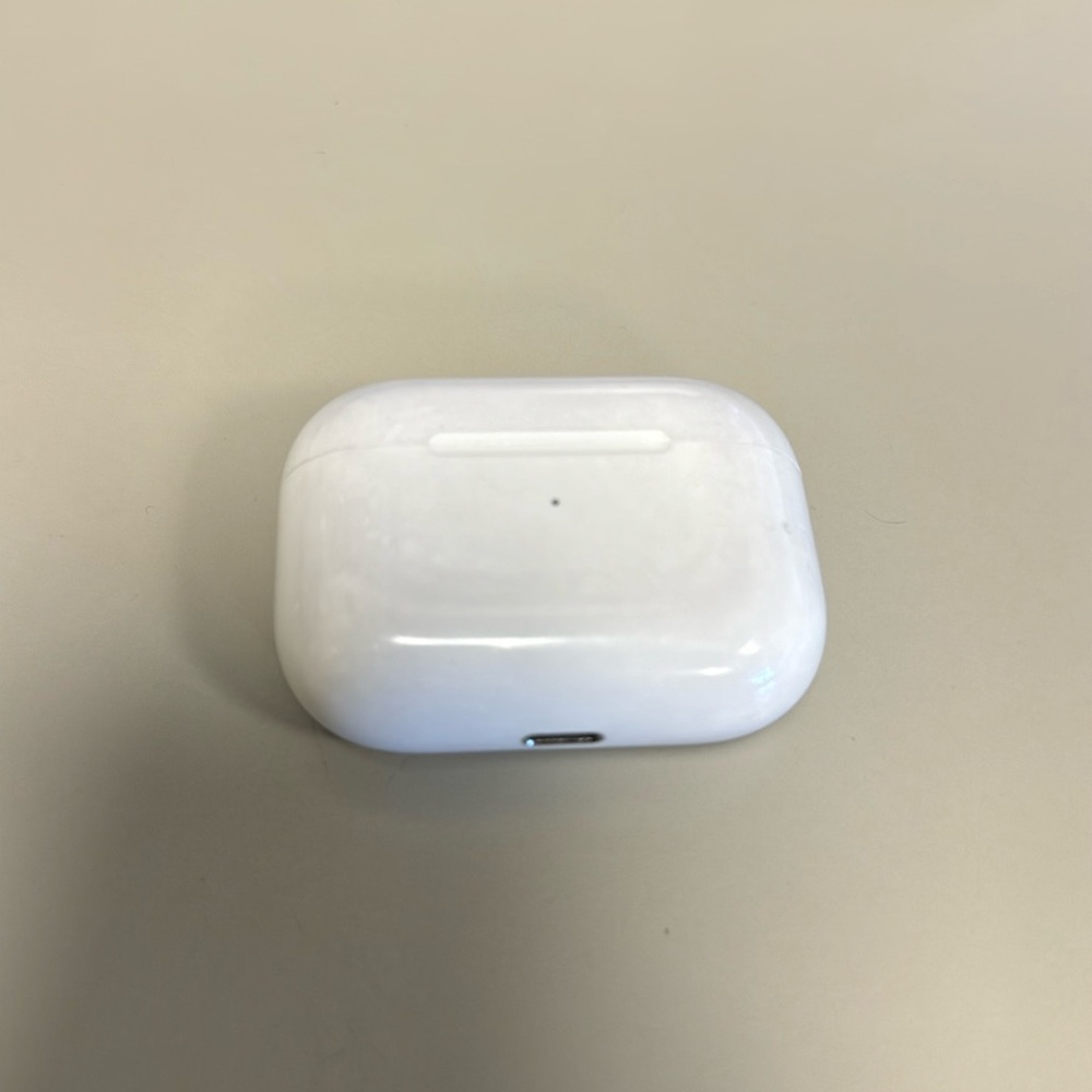 AirPods Pro MagSafe charging case, no AirPods